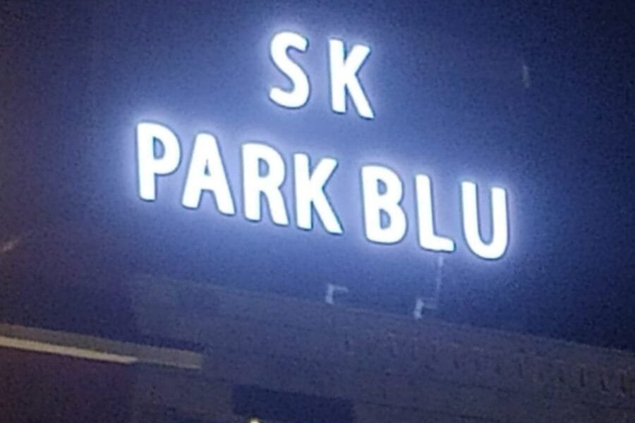 sk park blu signage