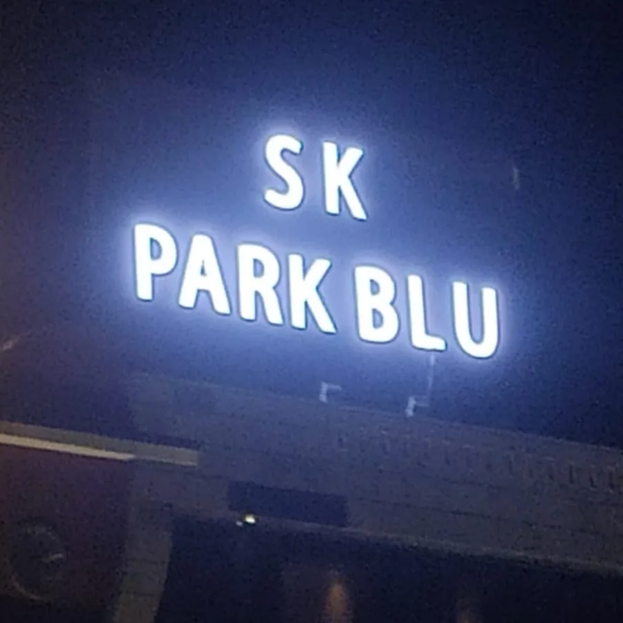 sk park blu signage