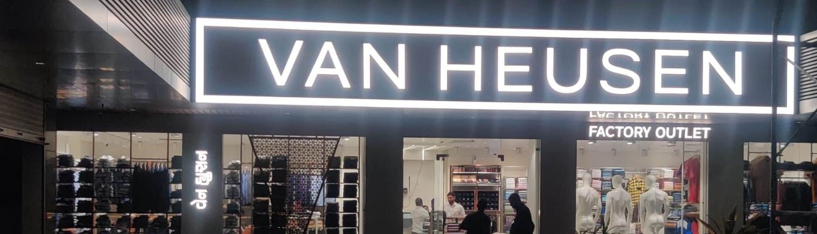 van heusen showroom sign board